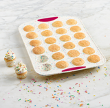Moule à 24 mini muffins en silicone Confetti Trudeau