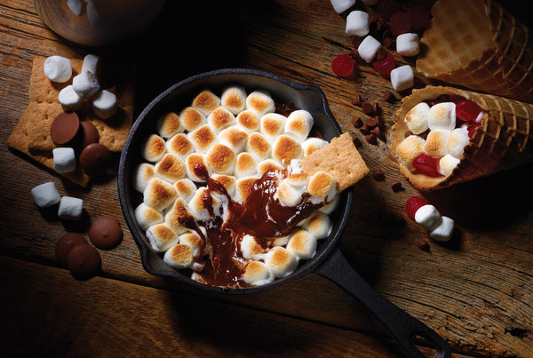 Poêlon en fonte pour trempette s’mores Gourmet du village